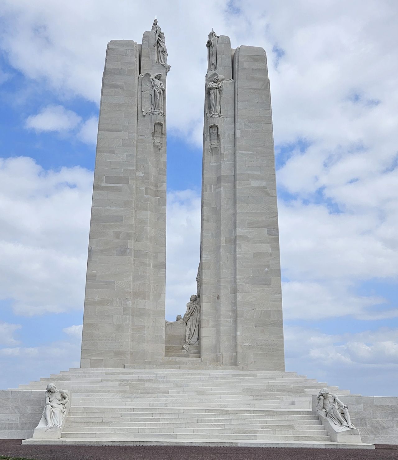 Vimy Ridge: Honour the Fallen