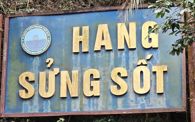 The sign at Hang Hung Sot cave system in Ha Long Bay